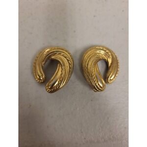 Vintage Gold Tone Clip On Earrings Fashion Jewelry Pair